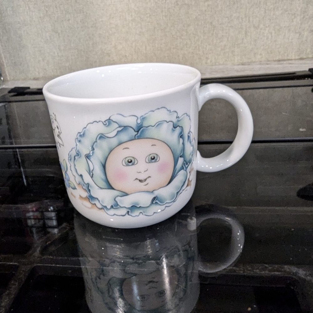 - - Cabbage Patch Kids 1984 Royal Worcester mug. Vintage. 40 years old.